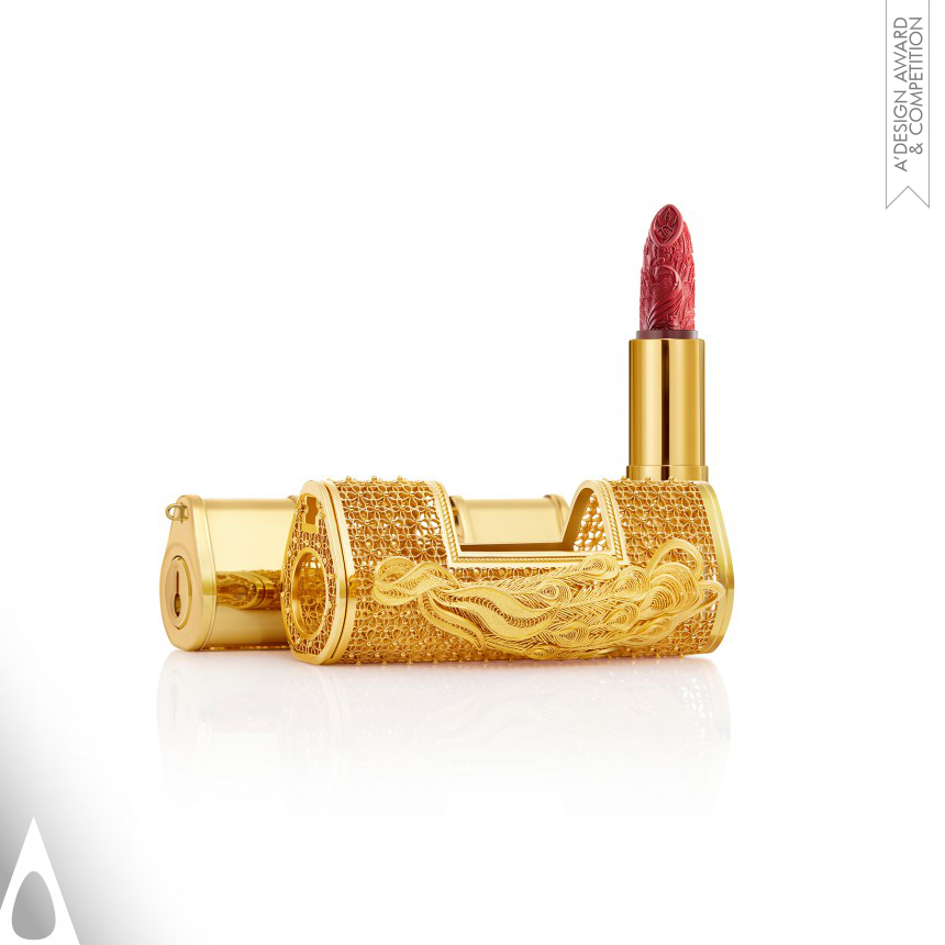 Platinum Luxury Design Award Winner 2023 Florasis Gold Filigree Love Lock Lipstick 