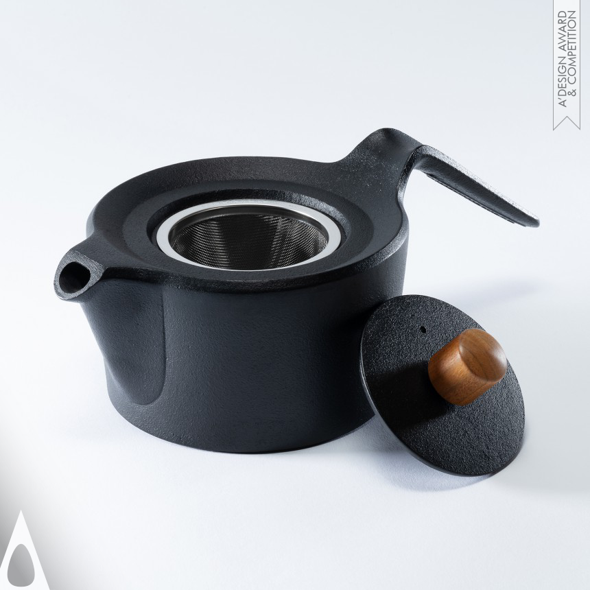 Silver Bakeware, Tableware, Drinkware and Cookware Design Award Winner 2024 Nambu Ironware Swallow Pot Water Kettle Teapot 