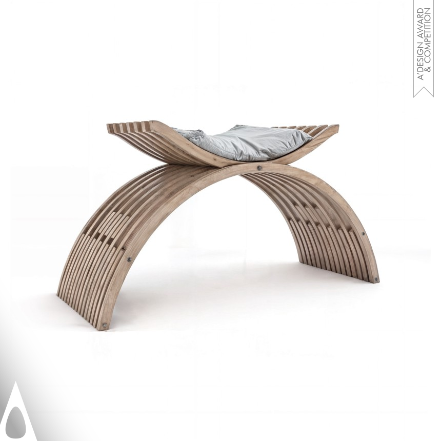 Monarc Chair