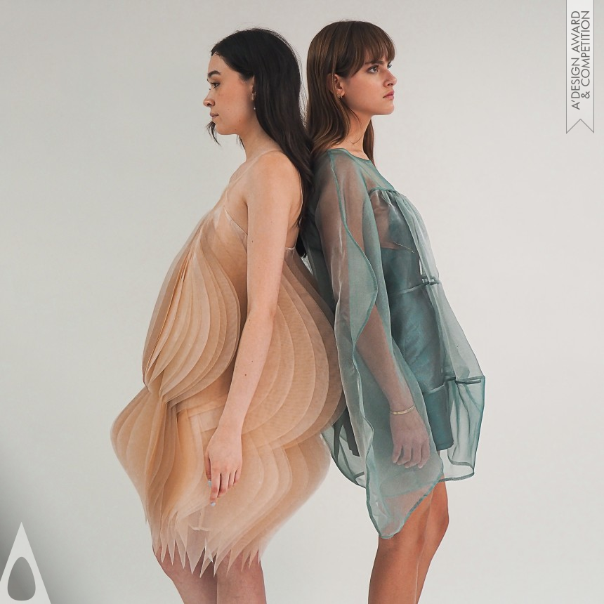 Iron Winner. La Machine Cybernétique Feminine by Allison Park