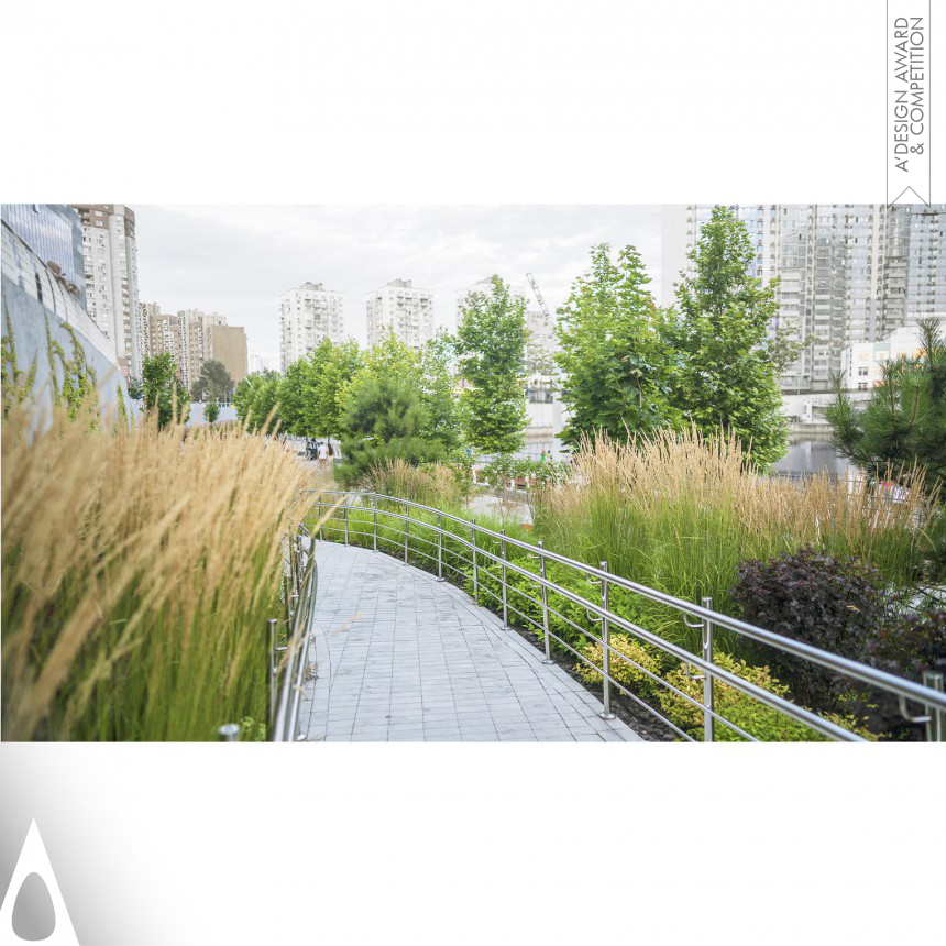 Iron Landscape Planning and Garden Design Award Winner 2024 River Mall Embankment Renovation 