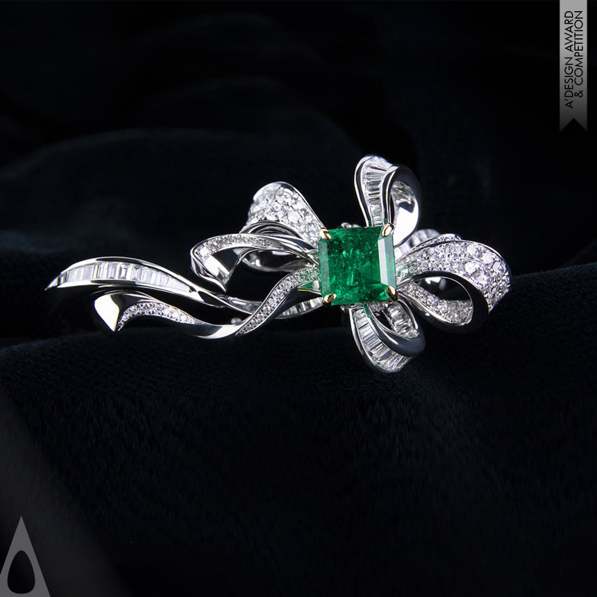 Silver Jewelry Design Award Winner 2024 Emerald Ribbon Ring Multiwear Jewelry 
