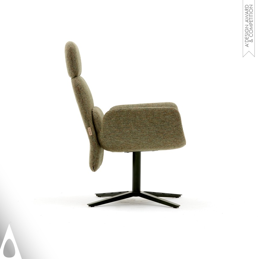 Bronze Office Furniture Design Award Winner 2024 Tux Chair 