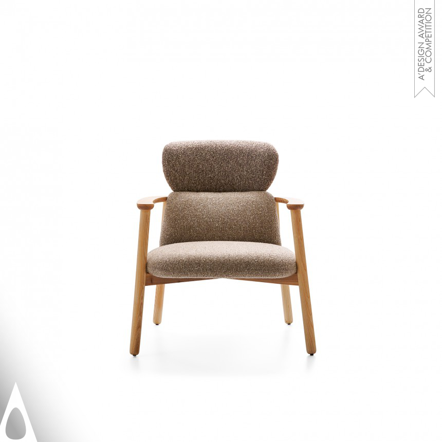 Bronze Furniture Design Award Winner 2024 Well's Lounge Chair 