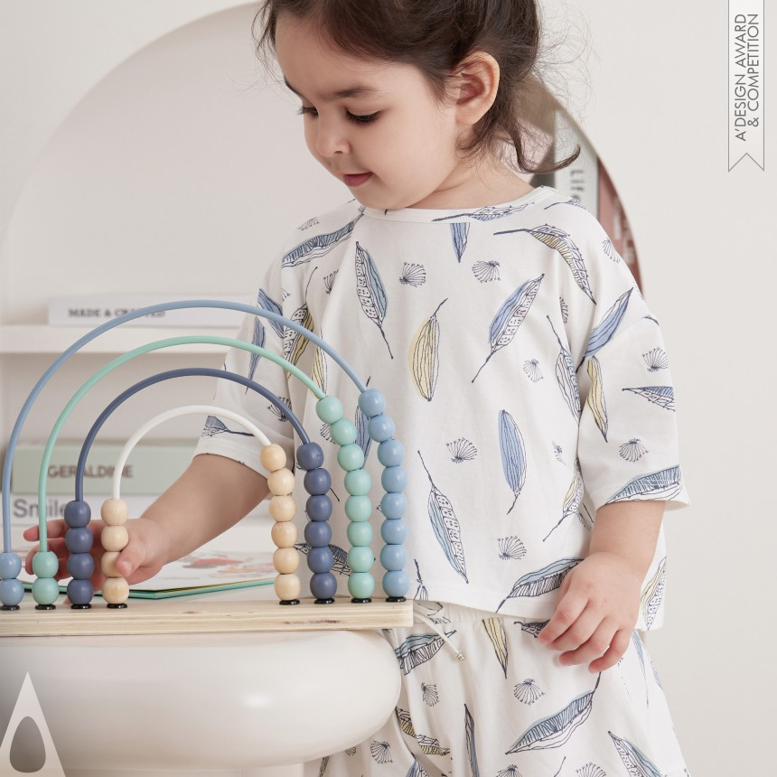 Bronze Winner. Mama's Collection by Angela Spindler