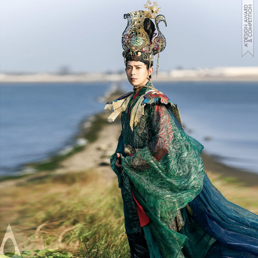 Golden Costume and Heritage Wear Design Award Winner 2024 Fashionable Guan Gong Stage Wear 