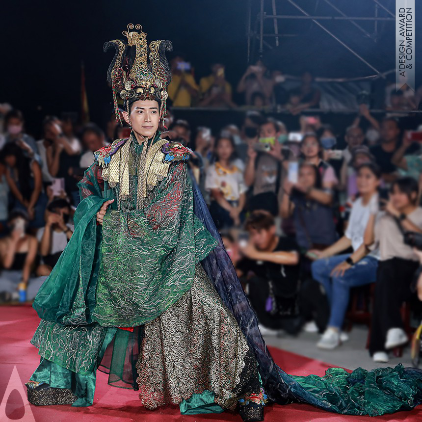 Fashionable Guan Gong - Golden Costume and Heritage Wear Design Award Winner