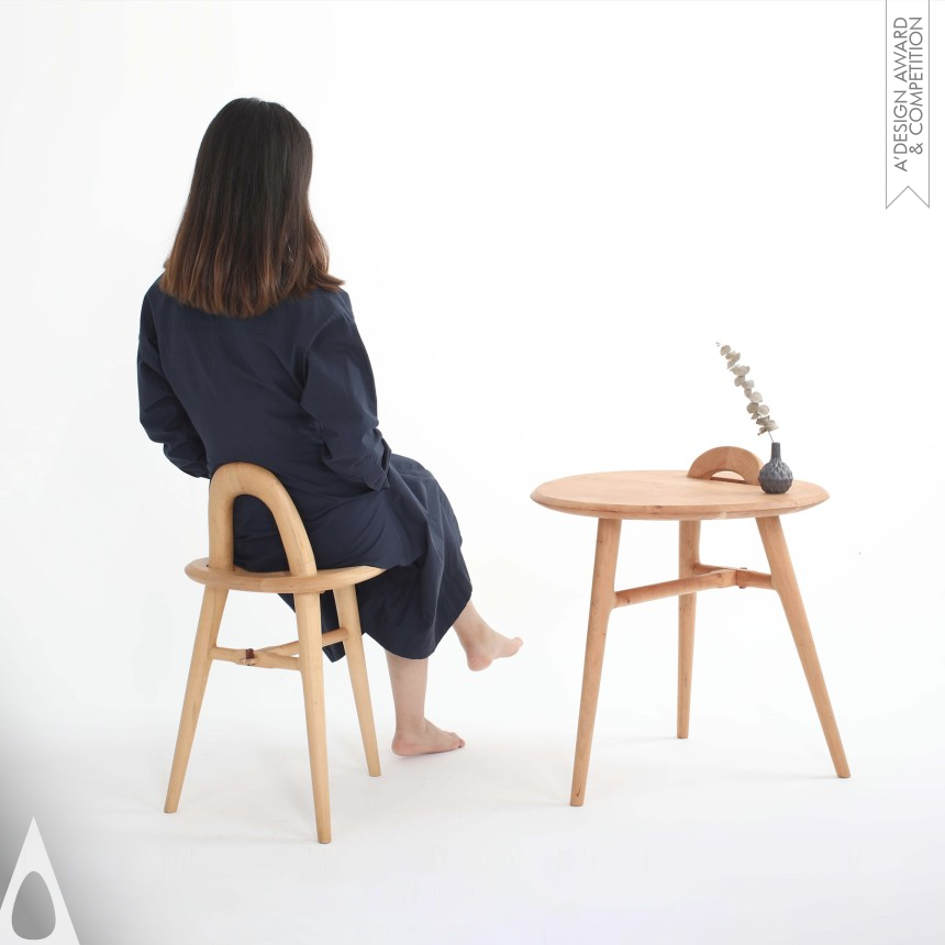 Le Xu's Moon Chair Self Assembled Seating