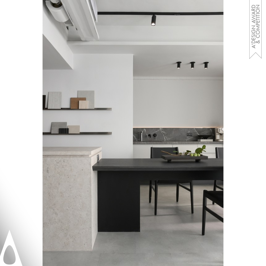 Yun Chien,Tsai Office