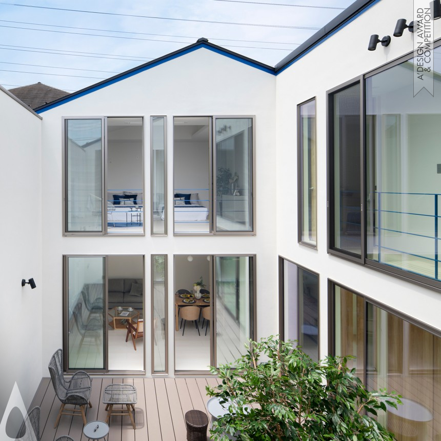 Shin Takamatsu and Kei Tamai's Yokohama Tsuzuki Housing