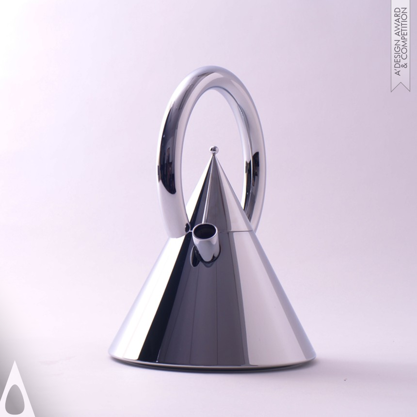 Golden Bakeware, Tableware, Drinkware and Cookware Design Award Winner 2012 Cortina Kettle 