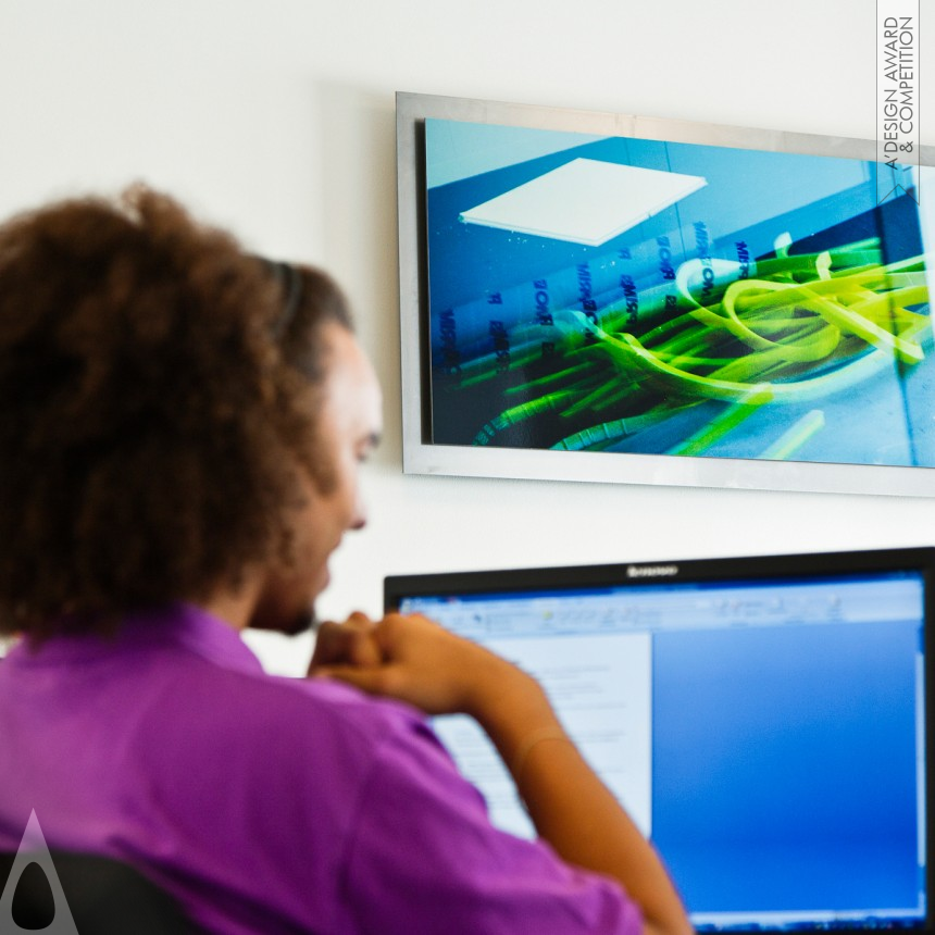 Kontraframe Thorbjorn + Tobias Photographic Display