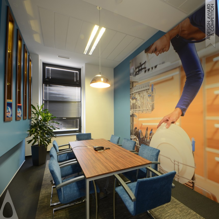 Zoltan Madosfalvi's Reckitt Benckiser office design Creative Office Interior Design