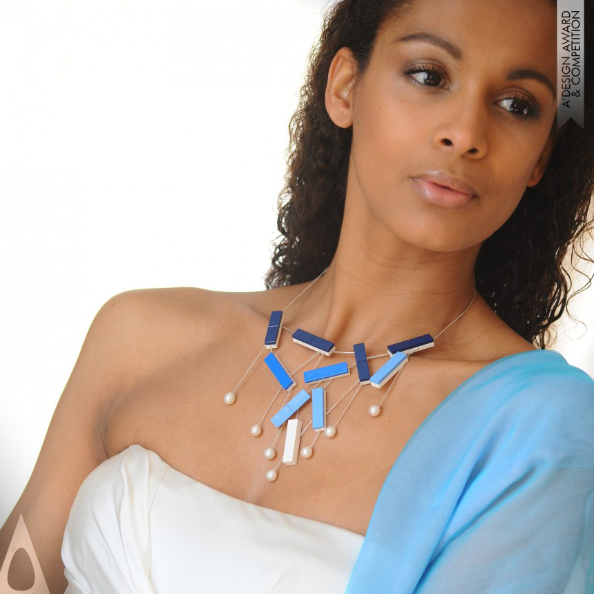 Anne Dumont Concept of adaptable jewelry