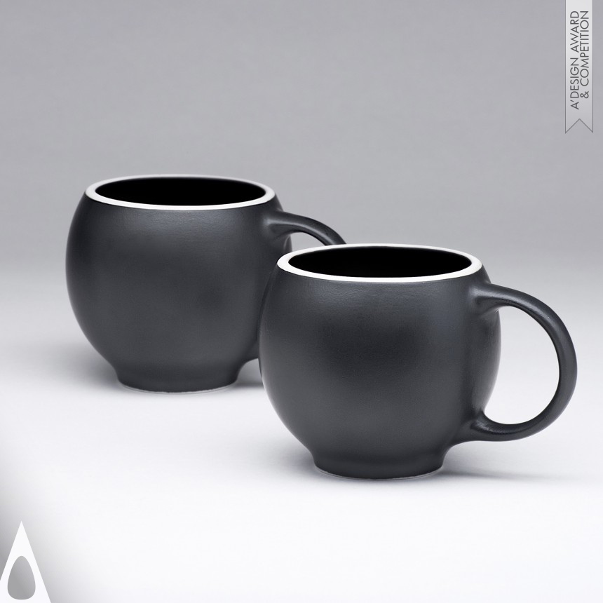 Maia Ming Fong Teapot and teacups