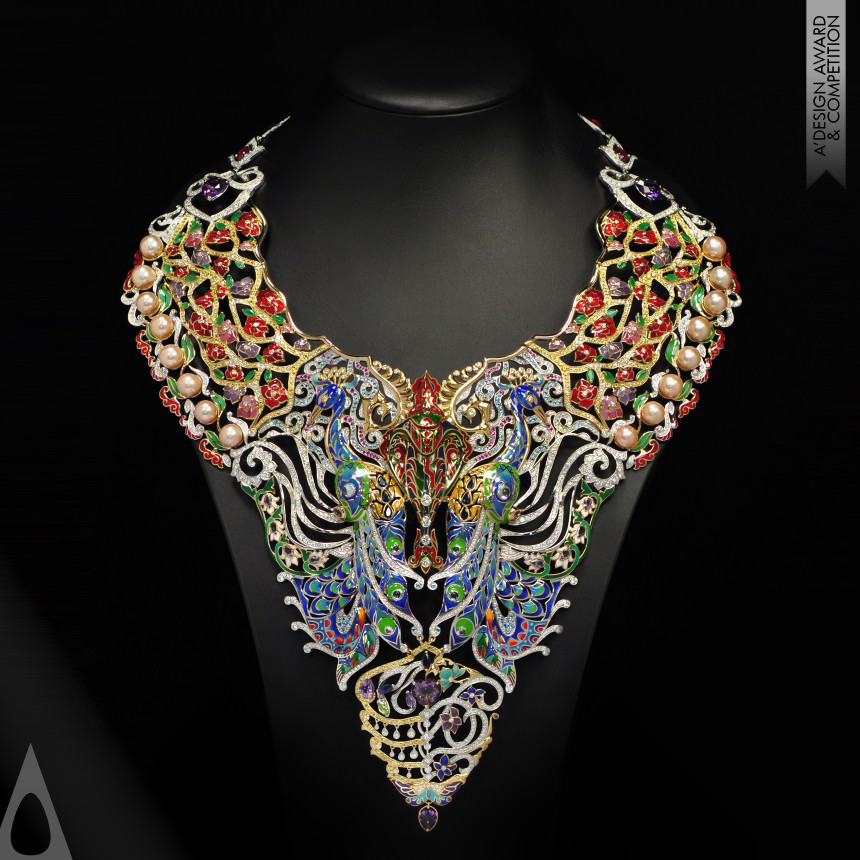 Sparkling diamond necklace by Tatyana Raksha