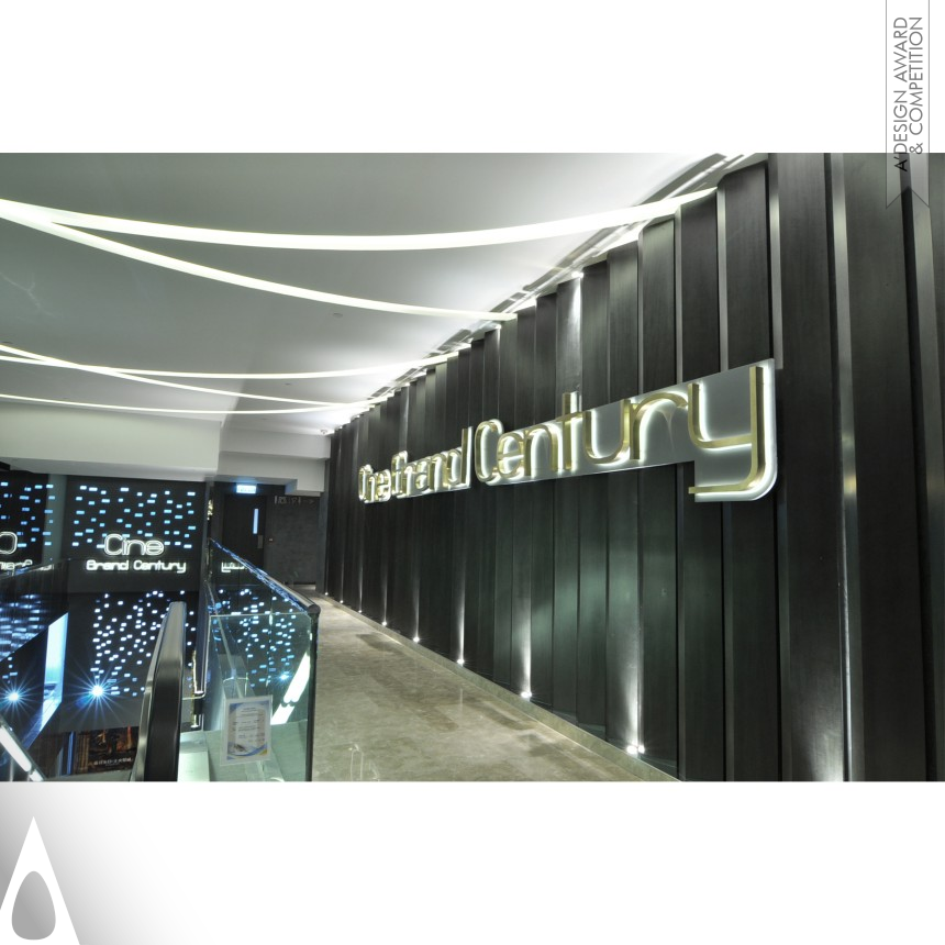 SARA WING CHE LEE Movie theater