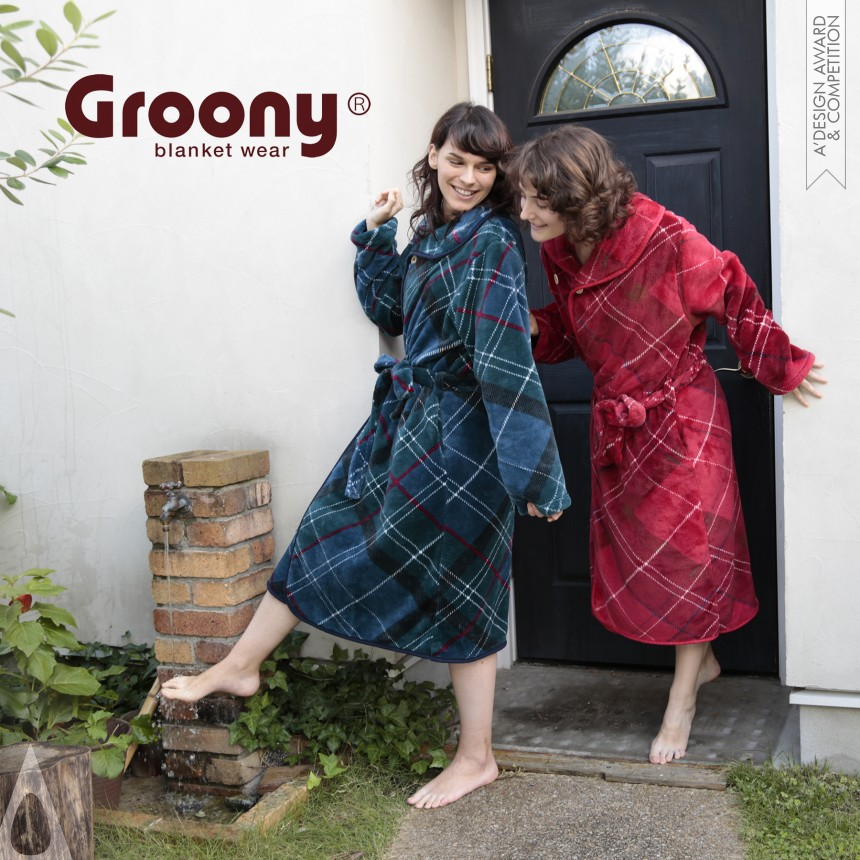 GROONY blanket wear - Iron Fashion, Apparel and Garment Design Award Winner