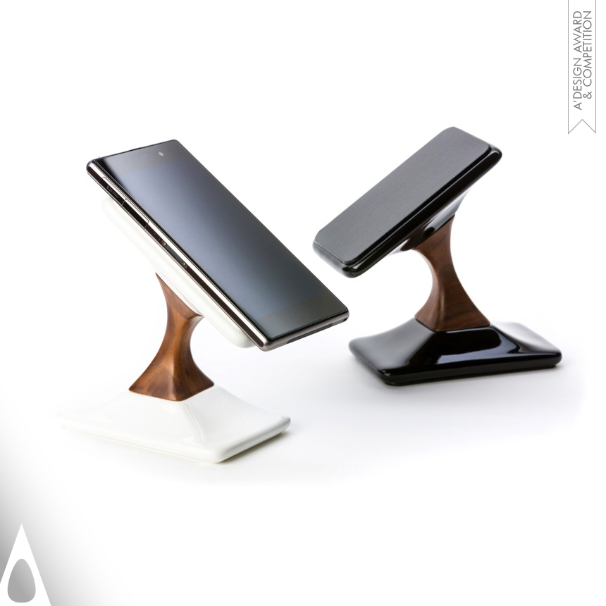 Boris Lutman Wireless Charger