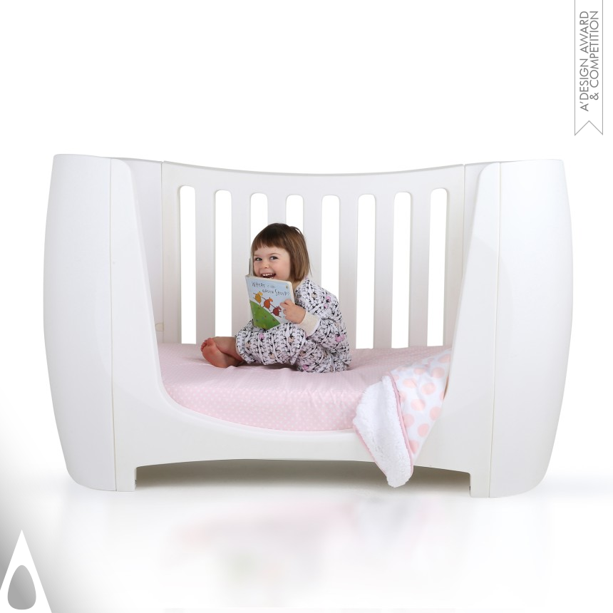 German Jauregui Baby cot
