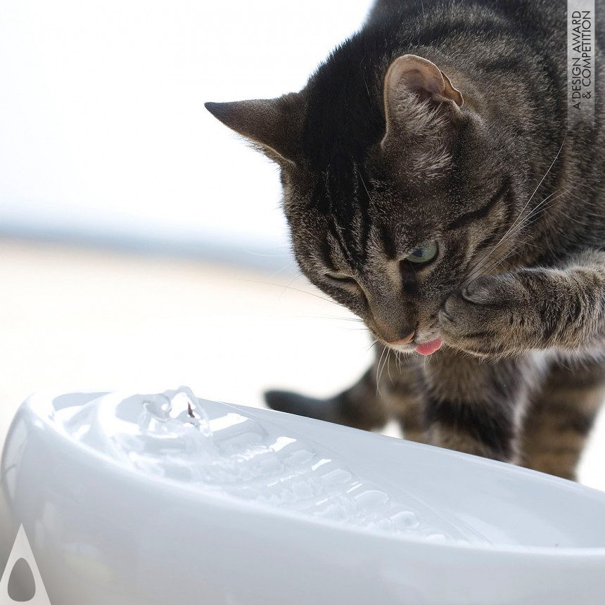 Lucky-Kitty Cat Drinking Fountain Lucky-Kitty