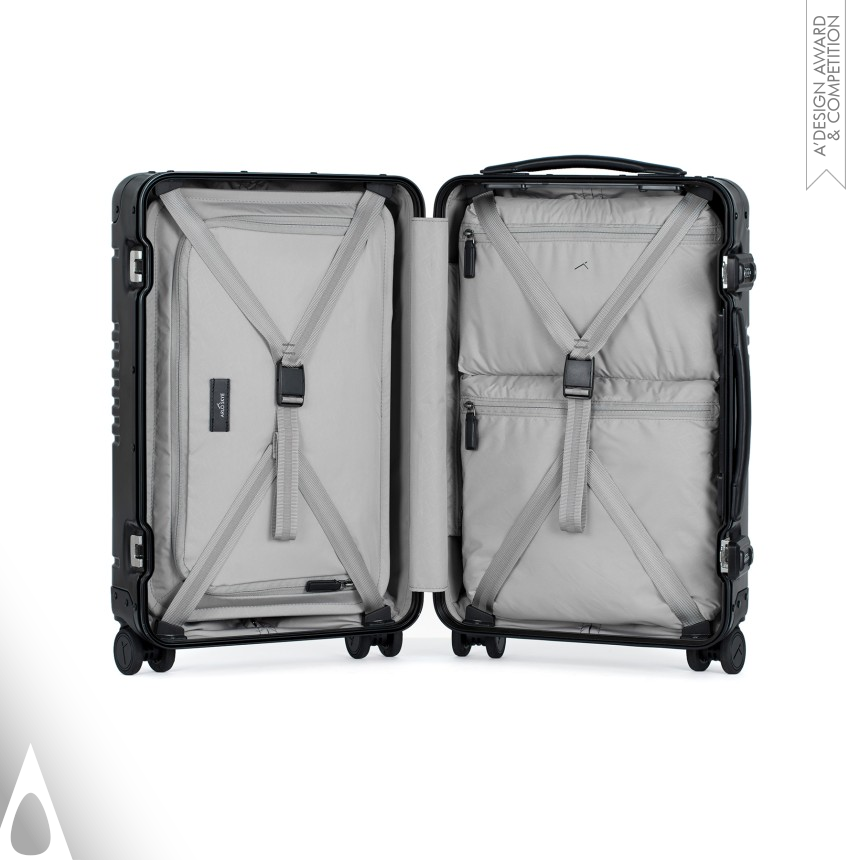 mauricio issa The Carry-On