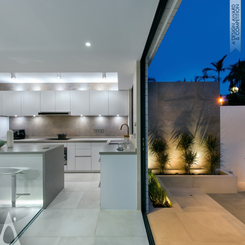 Max Lam Cohesive Bright Villa