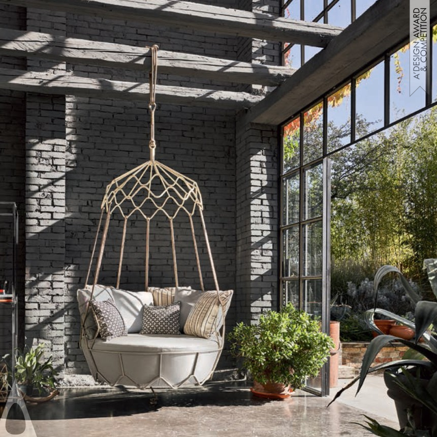 Maria de les Neus Alos Palop Swing sofa