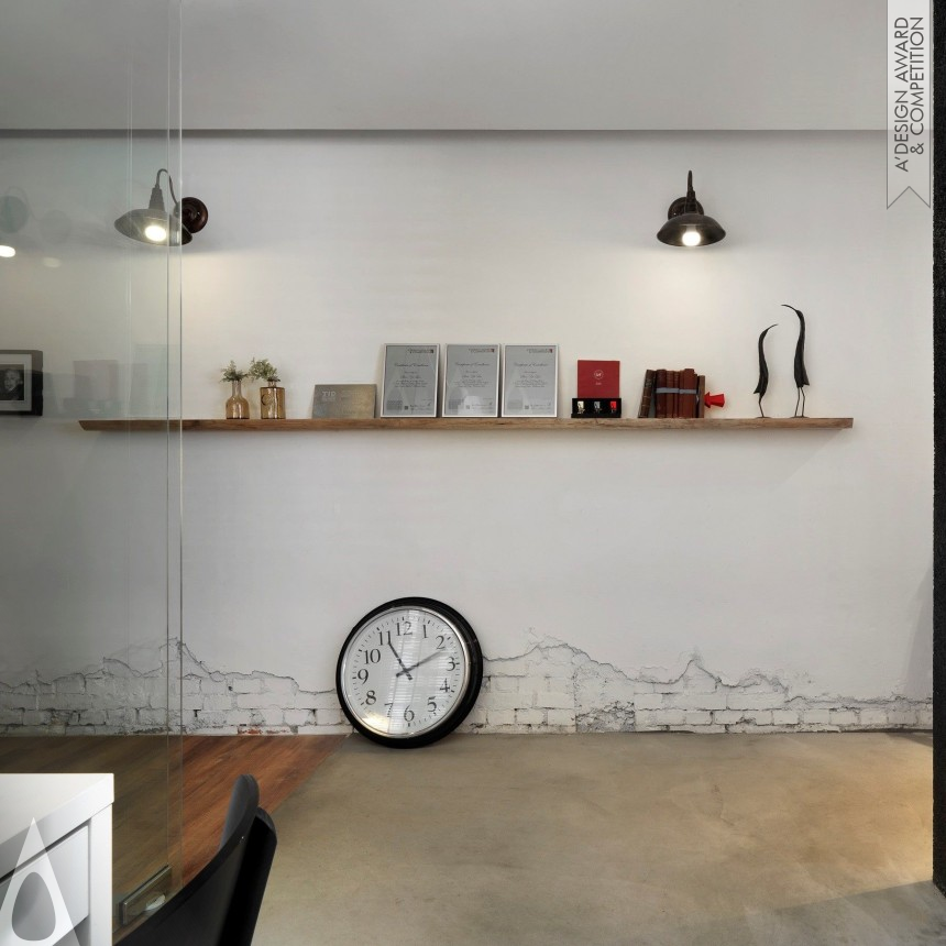 Shin-Yi Lin Office space