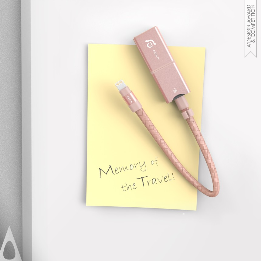 Hung-Yi Asher Lin Lightning to USB-A microSD Card Reader