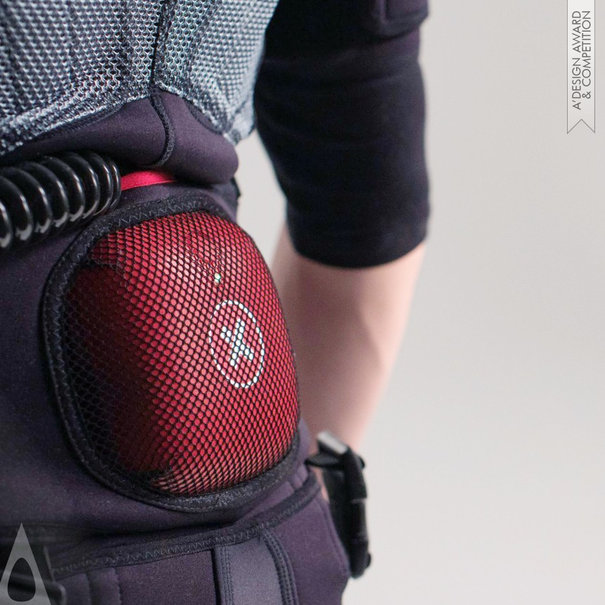 Maform Design Studio's XBody Actiwear Wireless EMS fitness device