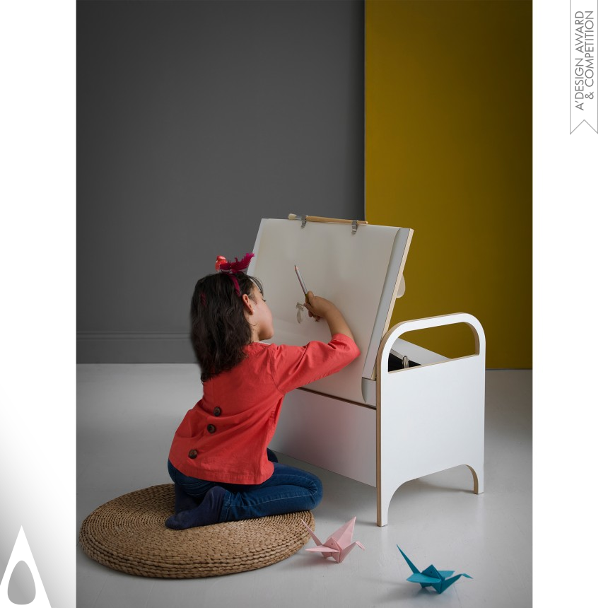 Mina Panic and Carlo Filippo Negri IO Doodle Box