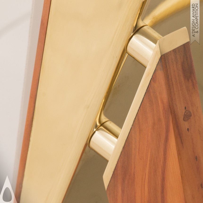 Marcio Sassine Low Chair