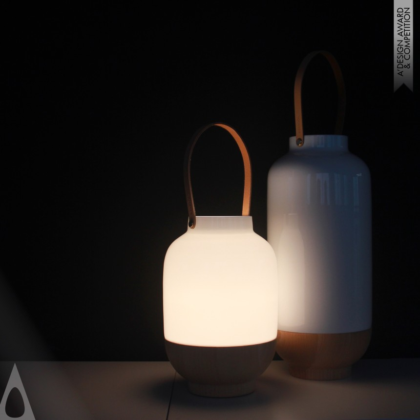 Nan Li , Hesu Dong Table Lamp