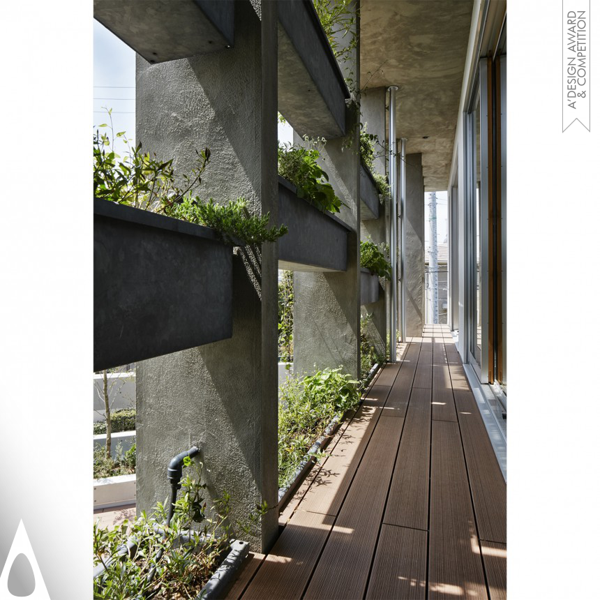 Vertical Horizontal Green House designed by Yoshiaki Tanaka