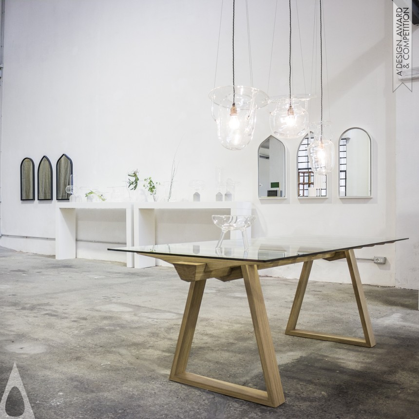 Giuliano Ricciardi's Chiglia Table
