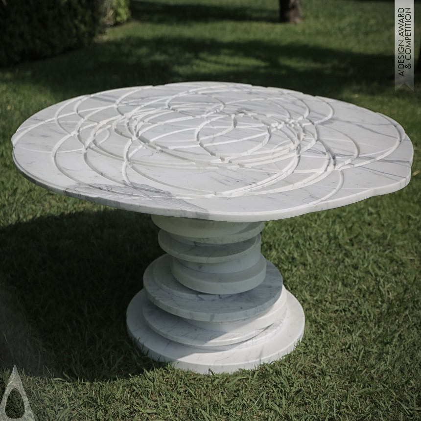 Ascanio Zocchi's Aks Sconcentrico Dining Table