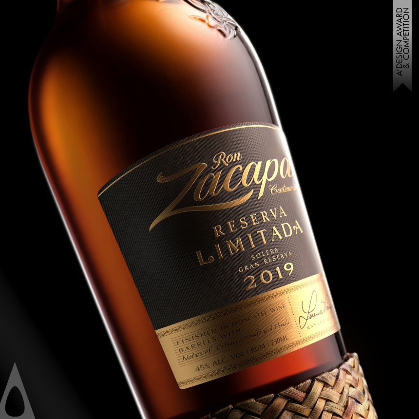Golden Limited Edition and Custom Design Award Winner 2020 Zacapa Reserva Limitada 2019 Branding and Design 