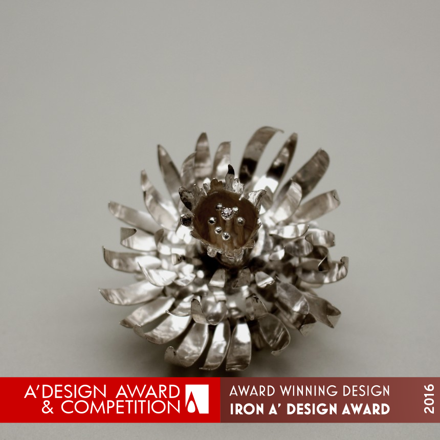 Chrysanthemum Swivel Ring