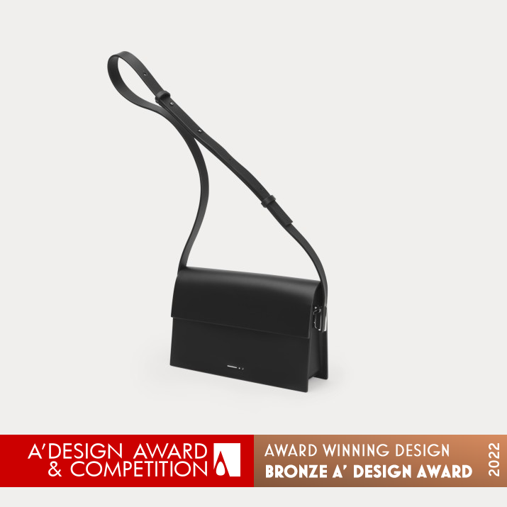 DA26 Arch Bag by dash. Bronze Fashion and Travel Accessories Design Award Winner 2022 