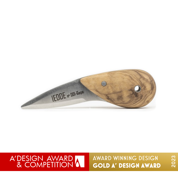Iedde Mussel Knife by Giuliano Ricciardi Golden Bakeware, Tableware, Drinkware and Cookware Design Award Winner 2023 