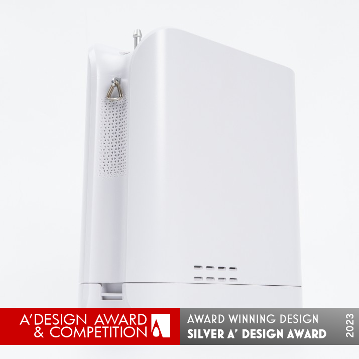 Inogi R1 Miniaturized Oxygen Generator by Xiao Xu and Qi Yanbin Silver Medical Devices and Medical Equipment Design Award Winner 2023 