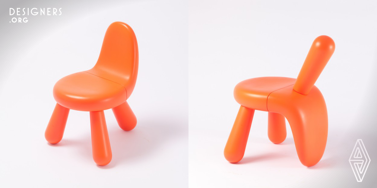 This is a small animal child stool. A three-legged stool pouted its tail and became a lovely chair. With a simple and clever structure, it can be easily switched between two forms and assembled. It can be a child's chair or it can be turned into a child's stool. It is the child's small seat, but also accompany the child to play a "small animal". In addition, the legs of the stool are equilateral triangles that extend far beyond the surface of the stool, giving the small stool an incredible degree of stability.