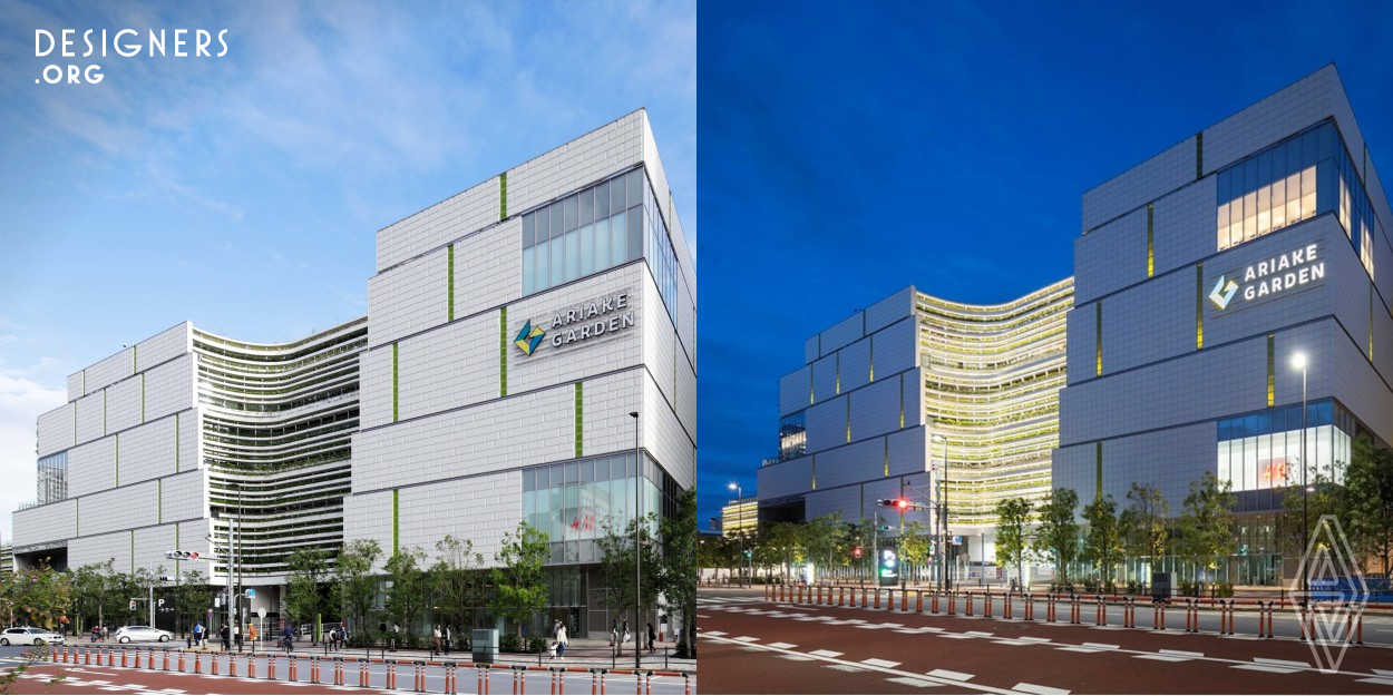 A ground plaza where you can feel the four seasons, and a multi-story terrace with abundant greenery. The "green curtain" is a stack of multi-tree planters, which is a symbol of architecture, and the "green ring" is a ring of laminated planters for planting at the main entrance and a laminated curtain of light. This facility, which is a fusion of planting and architecture, is a huge facility that exceeds 80,000 m2, and you can feel nature wherever you are, providing a place for visitors to relax.