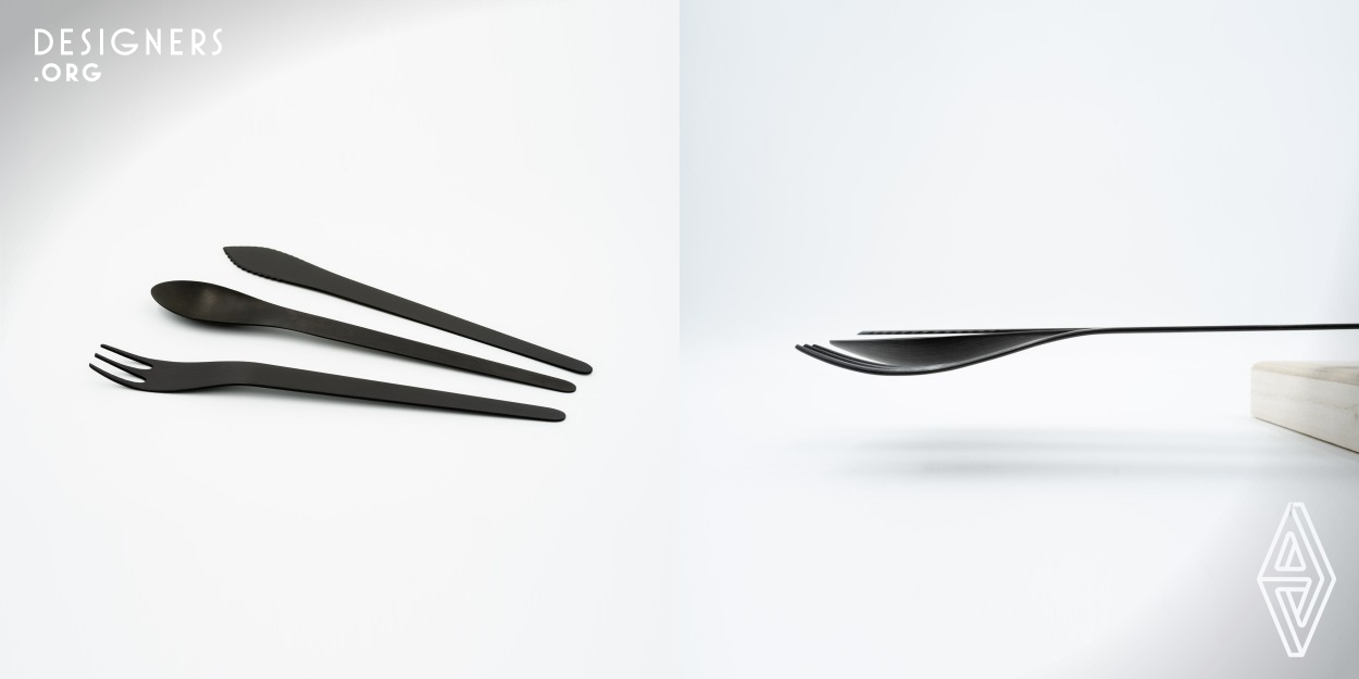 Six grams is a cutlery set produced in full carbon fiber. Each knife, fork and spoon weighs 6 grams, making it extremely lightweight compared to previous cutlery sets. This lightweight body allows you to know the weight of your food, something you were never aware of before. This cutlery allows for a new dining experience. The product's appearance is also very different from previous metal cutlery: the jet black of carbon black is reminiscent of the universe floating on the table. The use of carbon fibre makes it possible for people with metal allergies to enjoy their meals without worry.