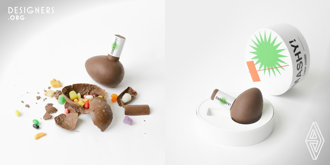 Do people snack only to satisfy their appetite? Many times, snacks bring out more than that. People feel better by snacking when stressed or lonely; People also celebrate by snacking when they are happy. The fact is that people are not seeking more calories but supplements for our emotions. Smashy combines the shape of a hammer and the shape of a chocolate egg to bring excitement and surprise. Eaters can smash it any place they like. Then they can experience having different snacks, which contain milk chocolate, biscuits, gummies, and hard candies.