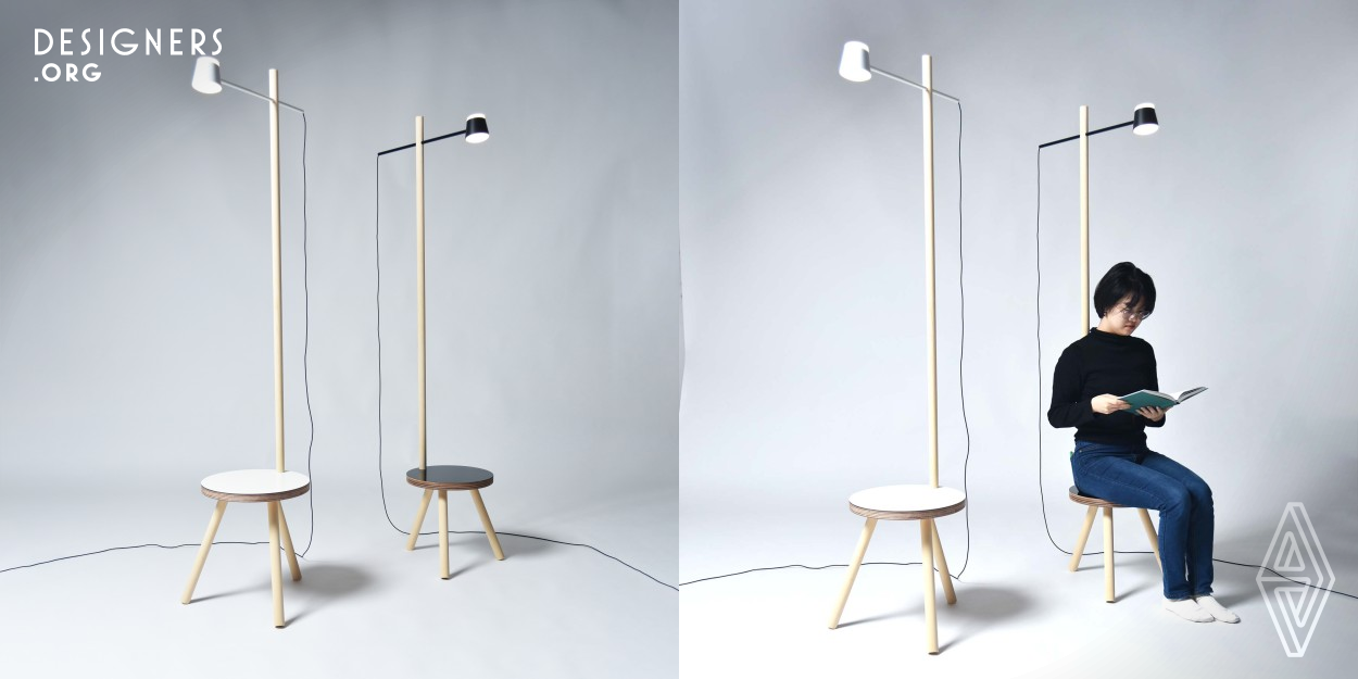 This is a new piece of furniture that integrates chairs and lighting. A chair for reading books was designed because the time spent at home has increased due to the influence of the new coronavirus. Lights turn on in response to people in the dark. This chair is easy to assemble and use. There are two sizes for children/women and men. The stand serves as a backrest and is very charming when a child sits on it. A lamp stool that can be enjoyed in small spaces.