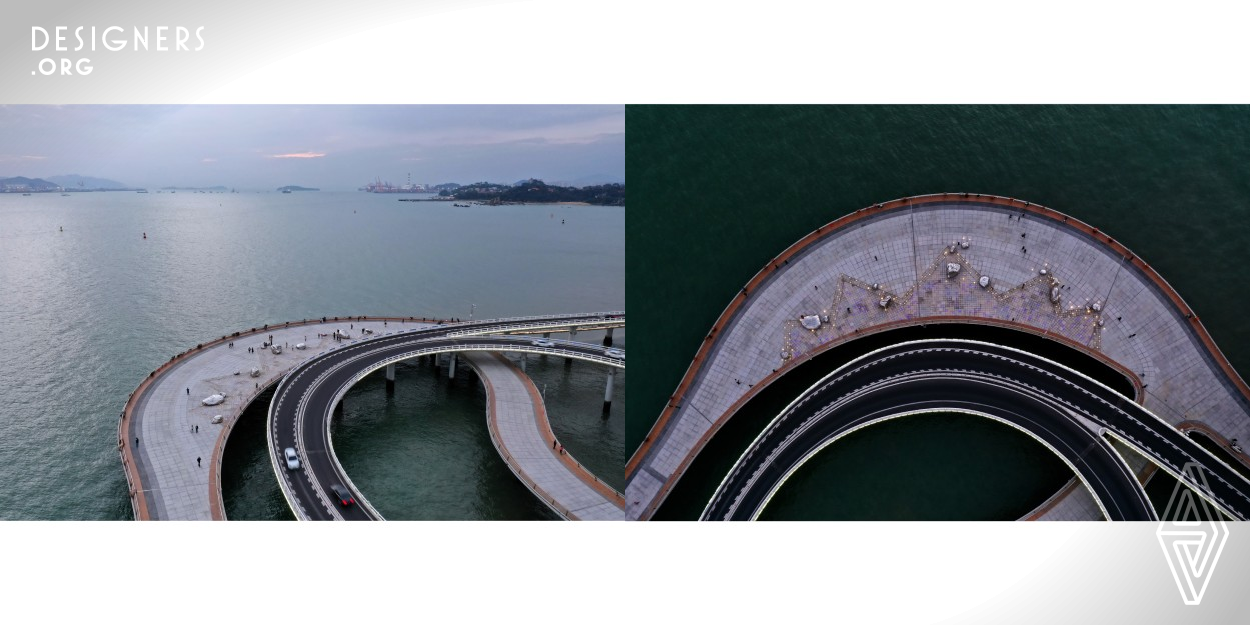 Like the Walk of Fame in Los Angeles of the US, the Xiamen Golden Rooster and Hundred Flowers Coast was built for the event of China Golden Rooster Film Festival, which mainly features Blings. The installation is set against the backdrop of the sea, with the bridge floor as the base, composed of 15 stainless steel Blings based on local crude stones as the prototype, which represents completeness as the full moon. On the floor are inlaid the floor-lamps, which add radiance with the lights inside the Blings at night, showing a scene of brilliant and sparkling stars.