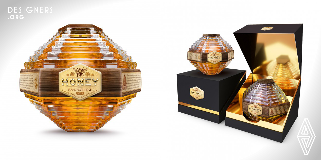 This packaging designed for honey presents one of the most unique ideas for this product. A combination of hexagons placed on top of each other and reminiscent of a beehive. The honey in this package conveys the greatest sense of naturalness and purity to the consumer, as if you are directly taking it from the beehive itself. The very favorable use of glass and wood materials together has helped in strengthening this feeling, and of course, it goes without saying that the final packaging also conveys the feeling of the product's quality to the consumer.