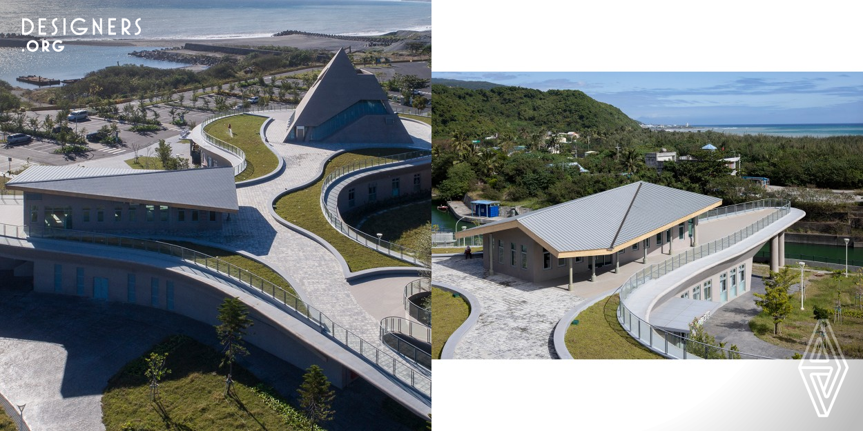 To emphasize the local cultural characteristics, the project weakens the border between indoors and outdoors and uses natural materials combined with the impression of a fishing harbor to introduce visitors to a space with spiritual indicators and functionality, aiming to promote the beauty and tourism of Taitung. The elevator accessible outdoor platform allows people to enjoy the endless coastline. The exterior covered with curves is different from the stereotypical image of buildings, and the spiral staircase inside the building provides an unobstructed view of Taitung.